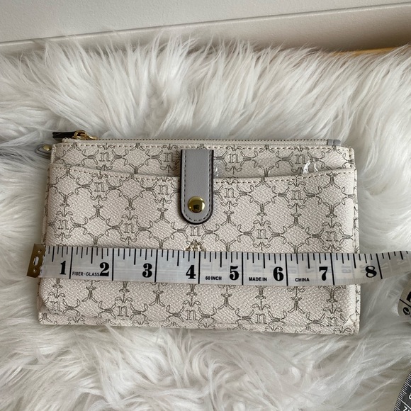 Nanette Lepore Scrolled Geometric Wallet Wristlet Old Money Travel Vacation - Picture 9 of 10